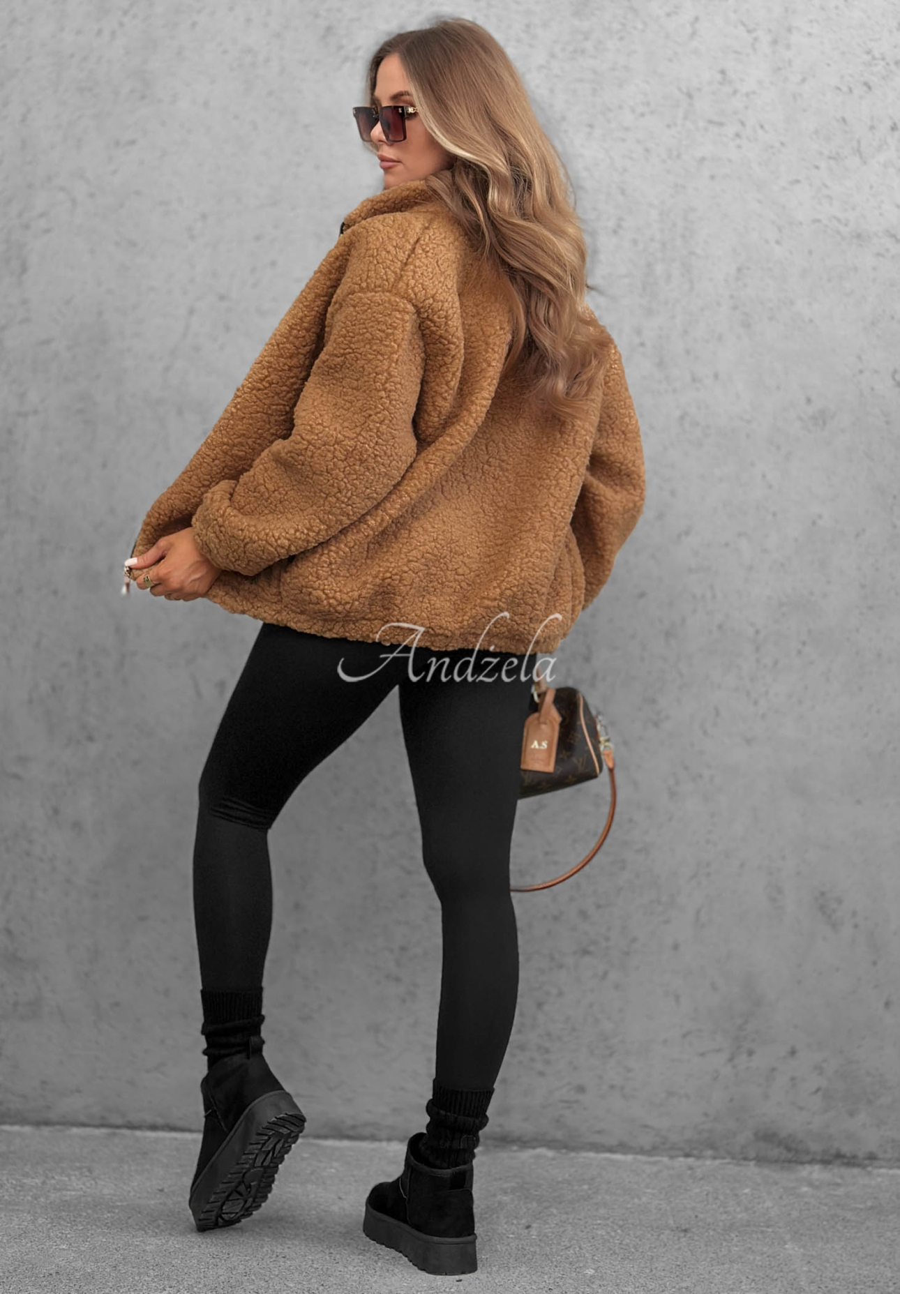 Kurze Bomberjacke aus Sherpa-Lammfellimitat Cloud Candy Camel