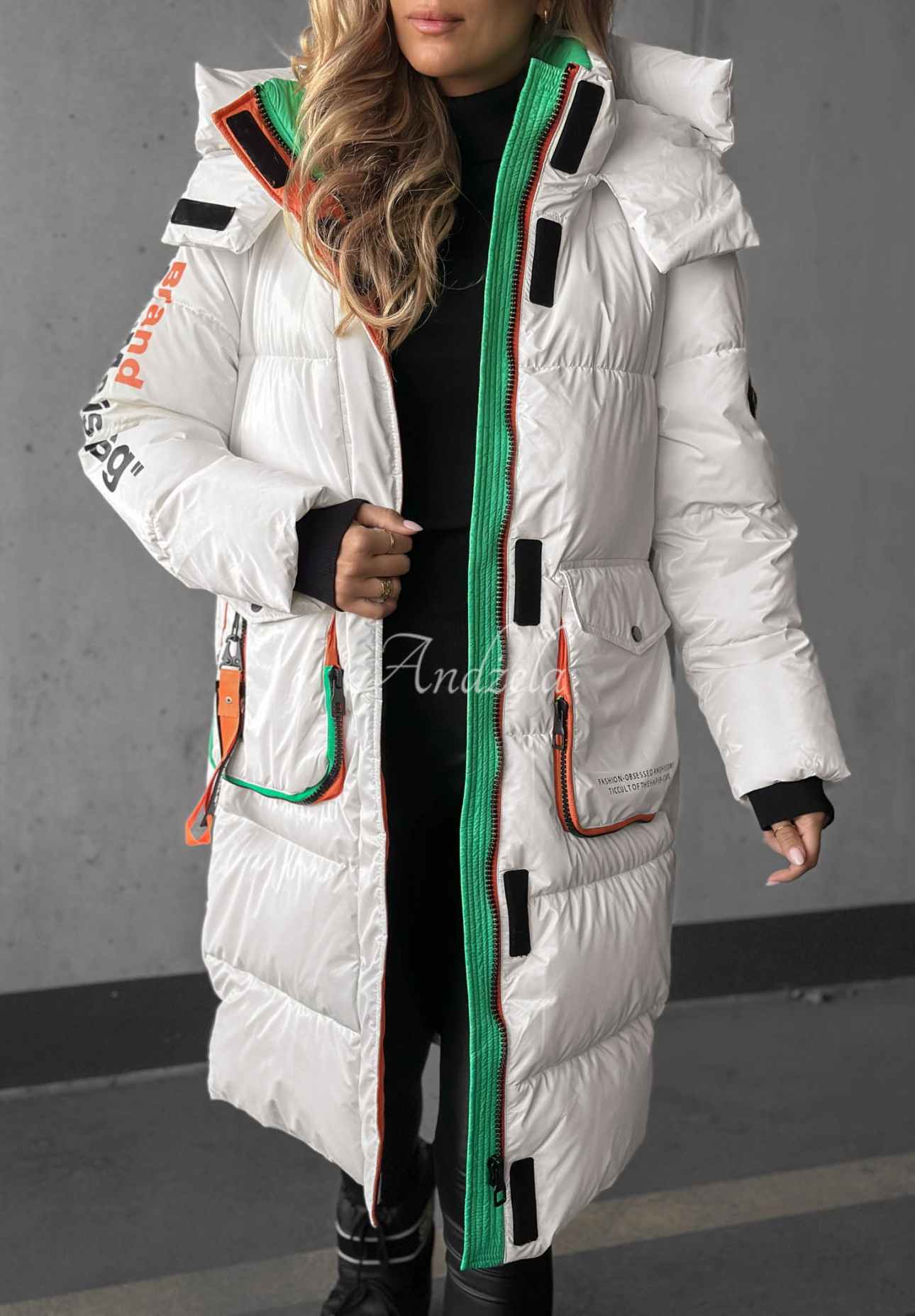 Lange Steppjacke mit Kapuze Silver Frost Weiß