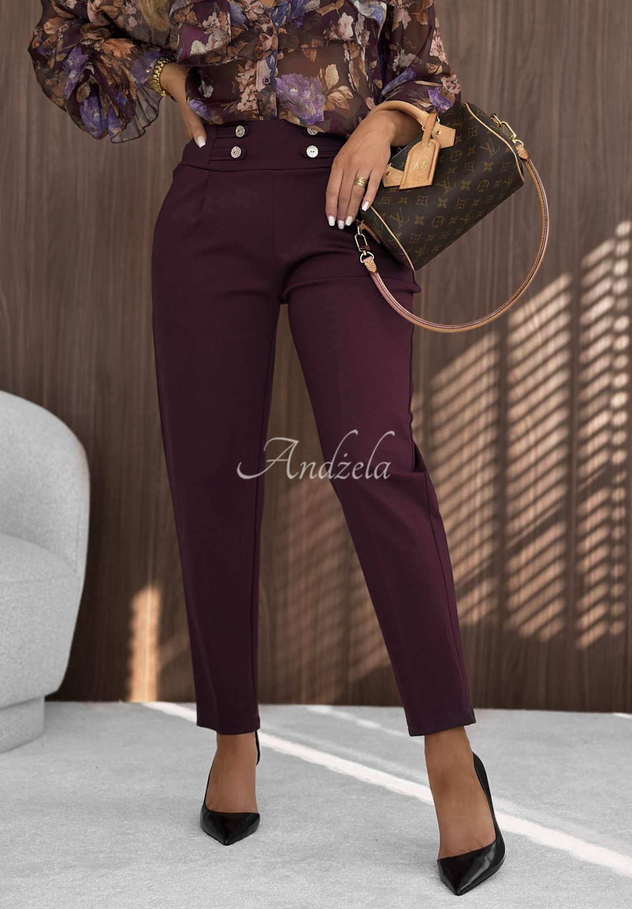 Viskose-Zigarettenhose mit Knöpfen Gentle Elegance Burgunderrot