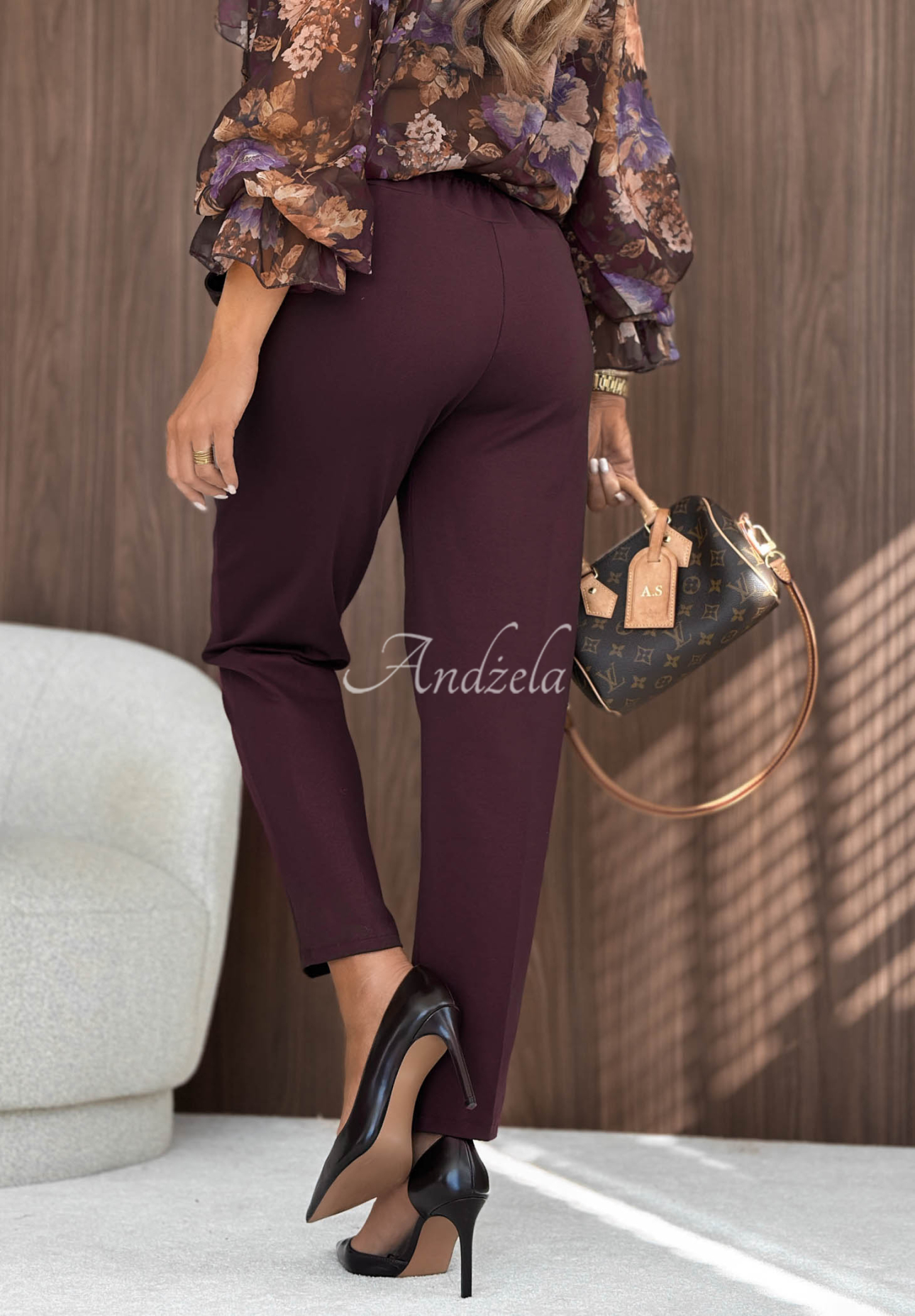 Viskose-Zigarettenhose mit Knöpfen Gentle Elegance Burgunderrot