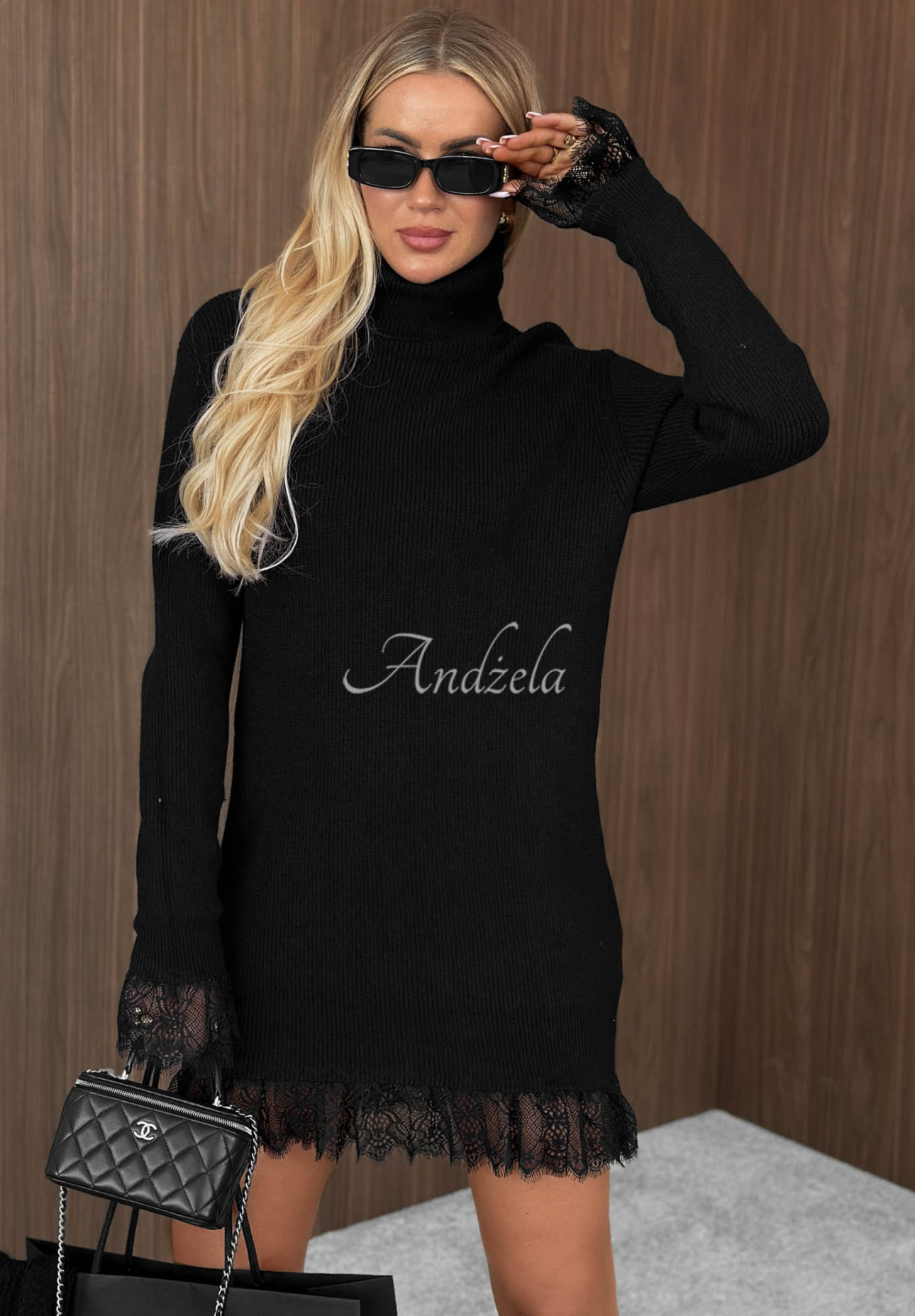 Strickkleid aus Viskose mit Rollkragen und Spitze Autumn Spell Schwarz