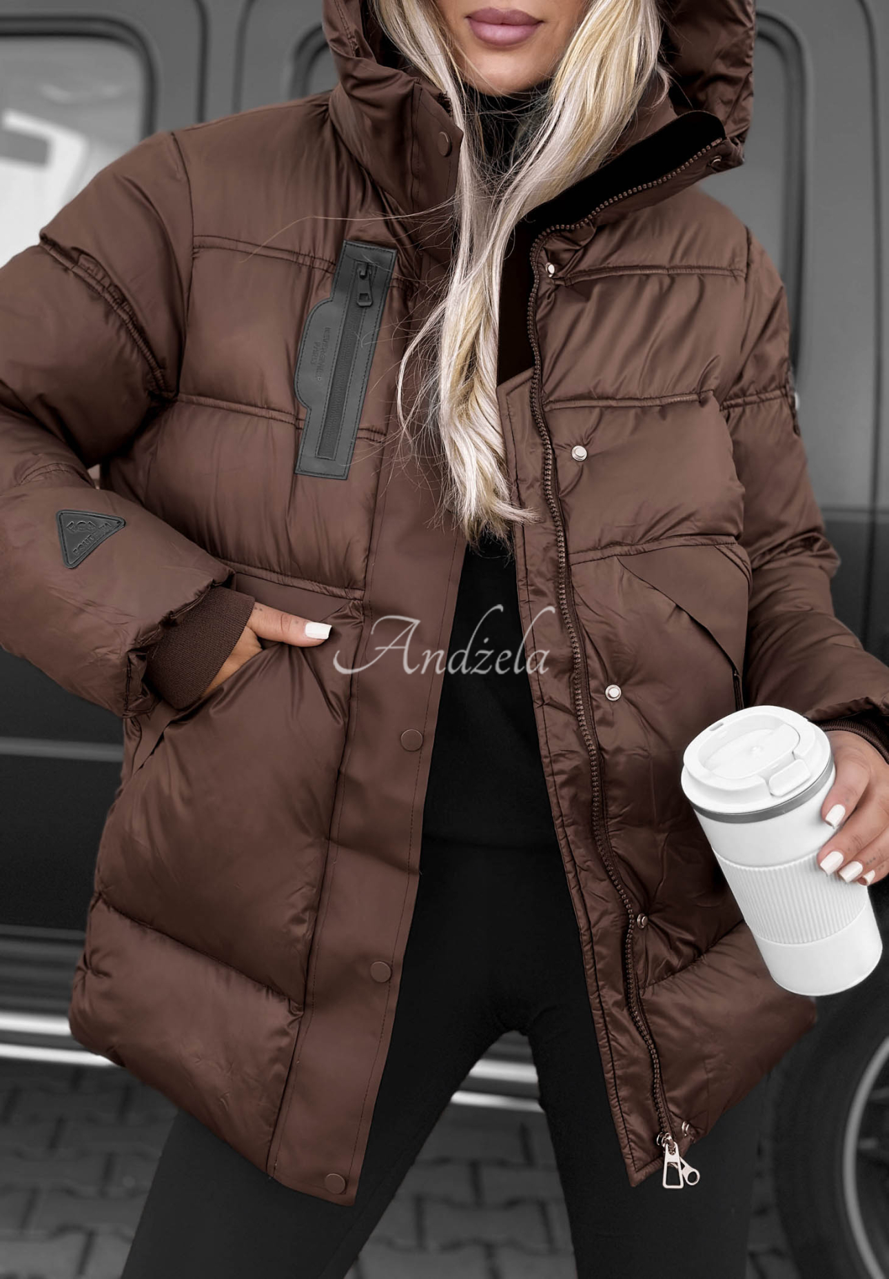 Gesteppte Jacke mit Kapuze Simple Theory Schokoladenbraun