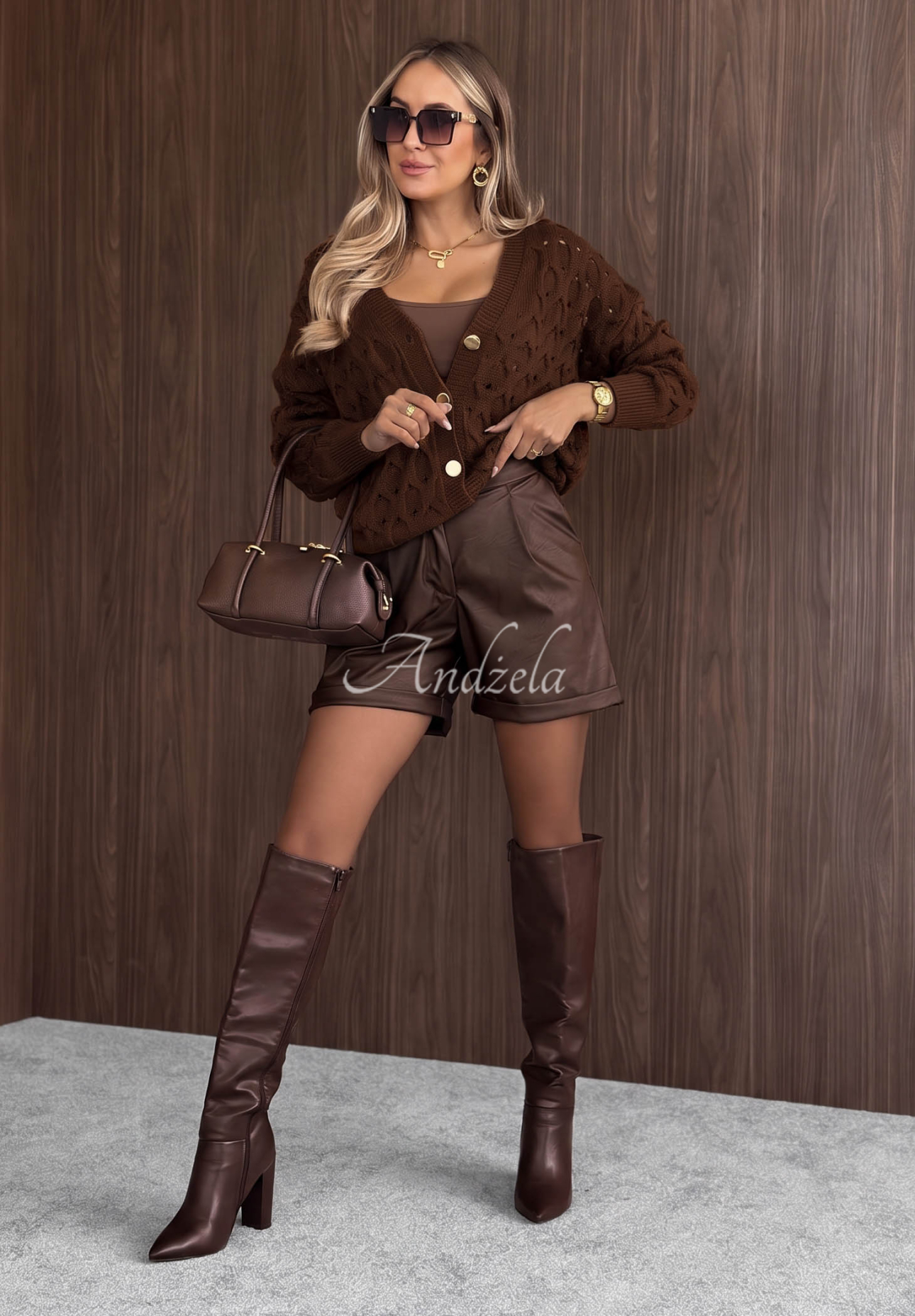 Kurzer, durchbrochener Cardigan mit Verschluss Knit Haven Camel