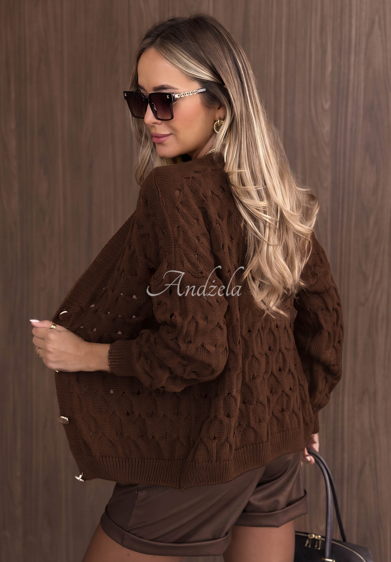 Kurzer, durchbrochener Cardigan mit Verschluss Knit Haven Camel