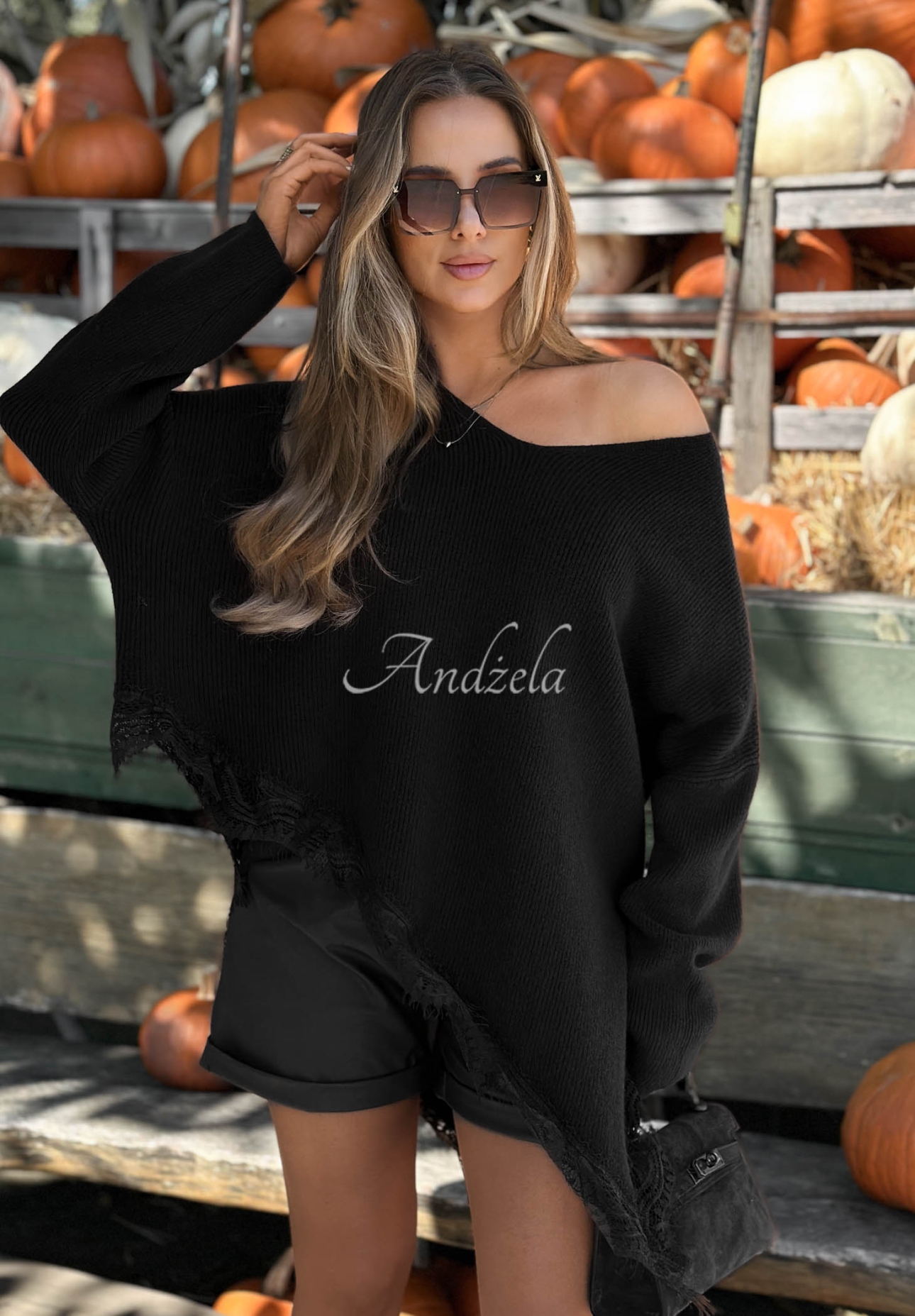Asymmetrischer Spitzenpullover Secret Desire Schwarz
