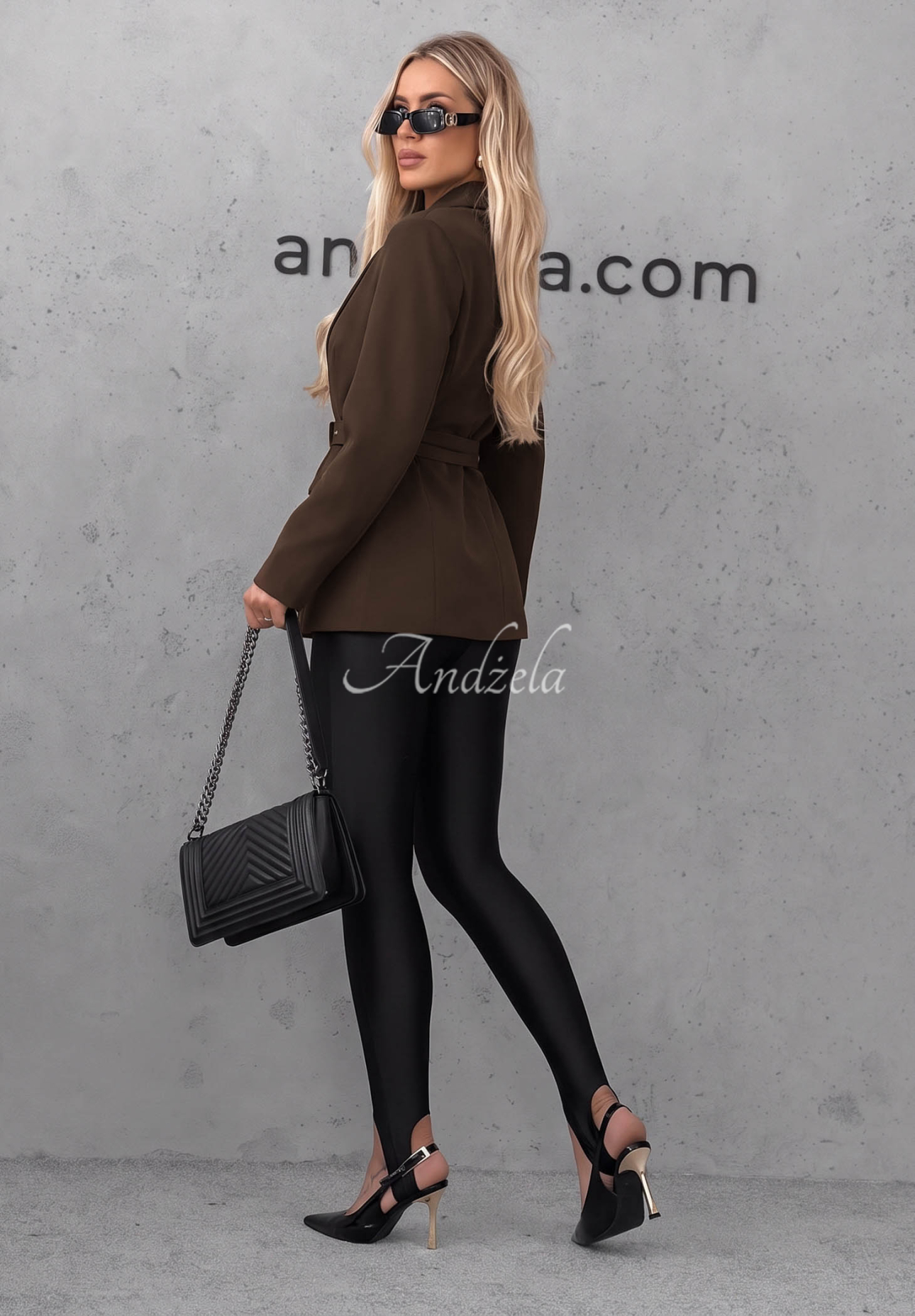 Klassischer Blazer mit Riemen Bella Chic Schokoladenbraun