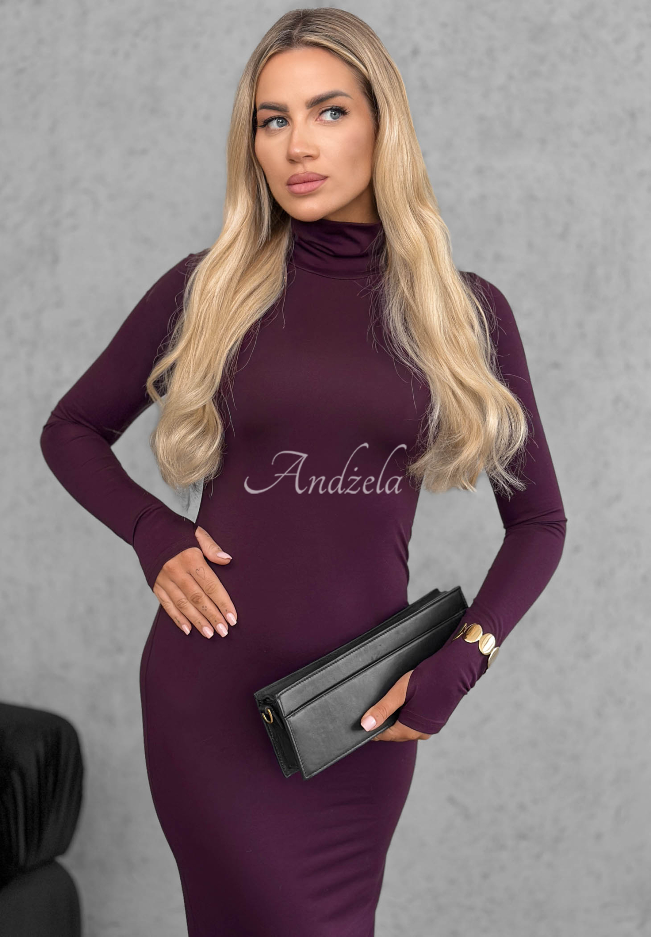 Figurbetontes Viskose-Kleid mit Rollkragen und Schlitz Red Carpet Beerenfarben