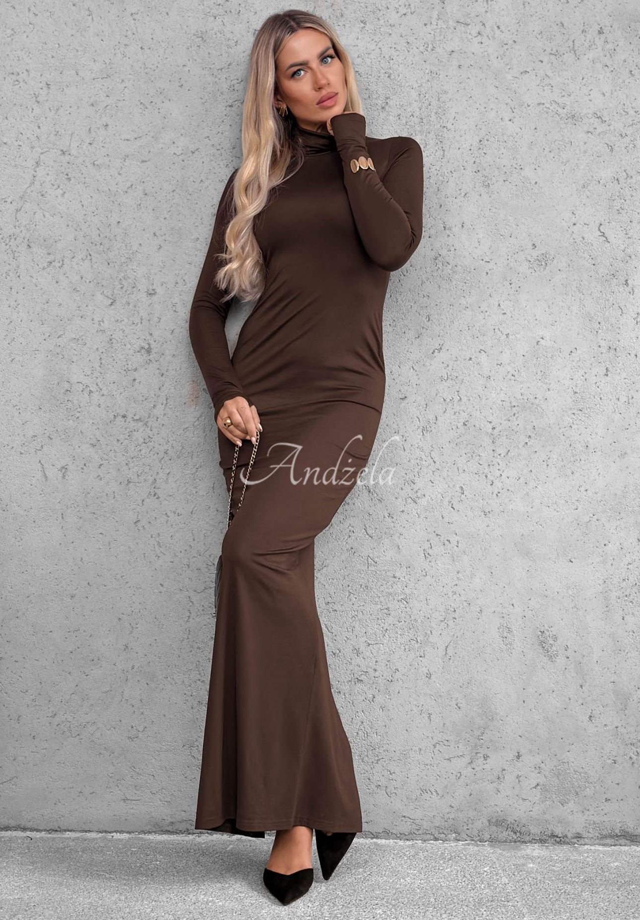 Figurbetontes Viskose-Kleid mit Rollkragen und Schlitz Red Carpet Schokoladenbraun