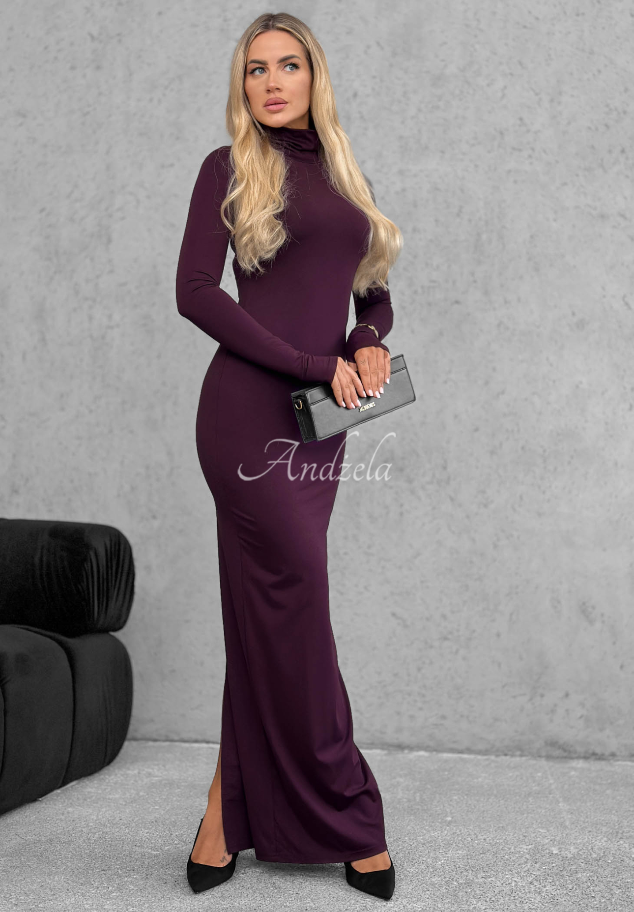 Figurbetontes Viskose-Kleid mit Rollkragen und Schlitz Red Carpet Beerenfarben
