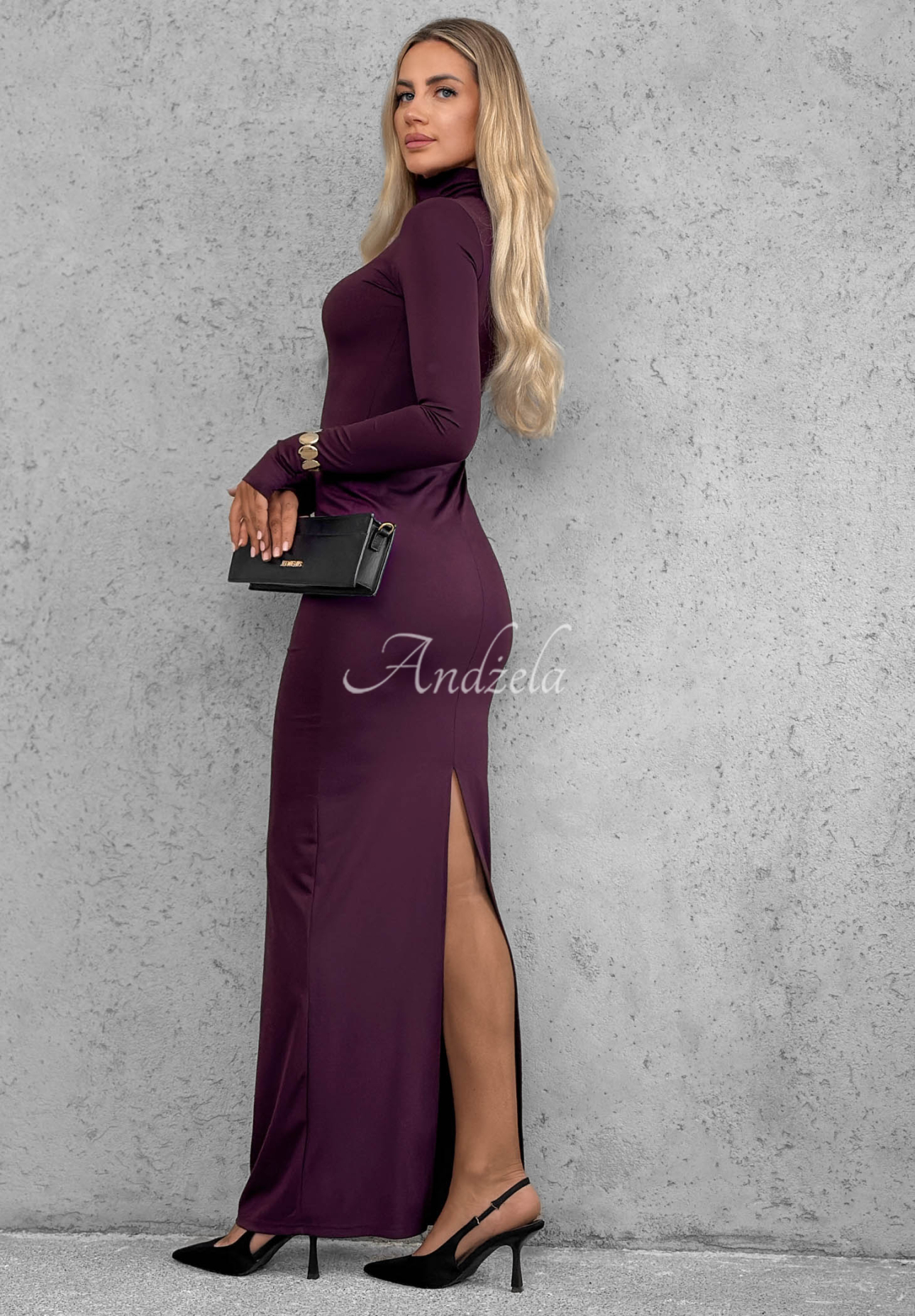 Figurbetontes Viskose-Kleid mit Rollkragen und Schlitz Red Carpet Beerenfarben