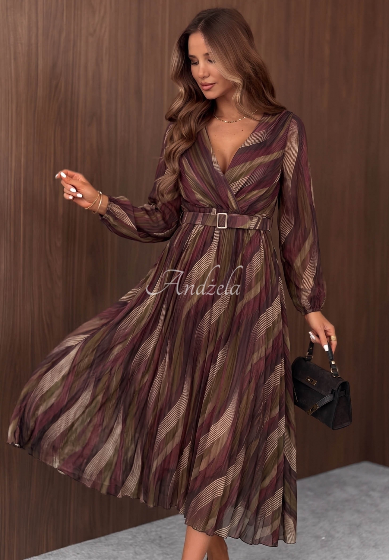 Gemustertes Midi-Kleid mit Gürtel Quiet Romance Beerenfarben