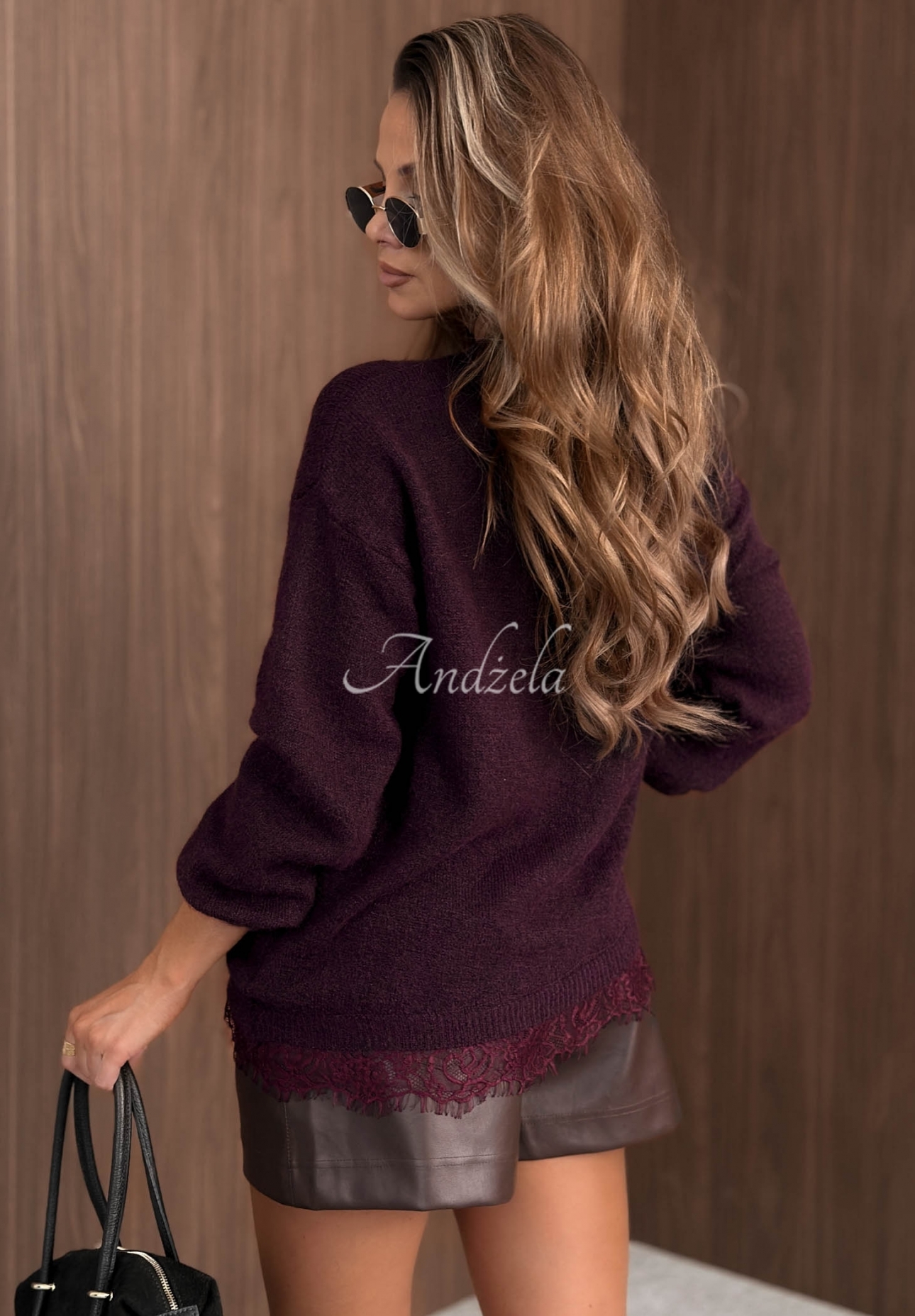 Weicher Pullover mit Spitze und Wolle Cloud Embrace Beerenfarben