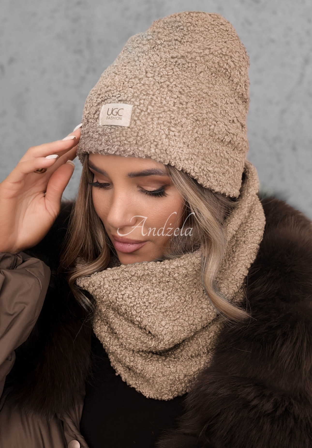 Set Mütze und Schlauchschal mit Lammfellimitat Winter Lady Beige