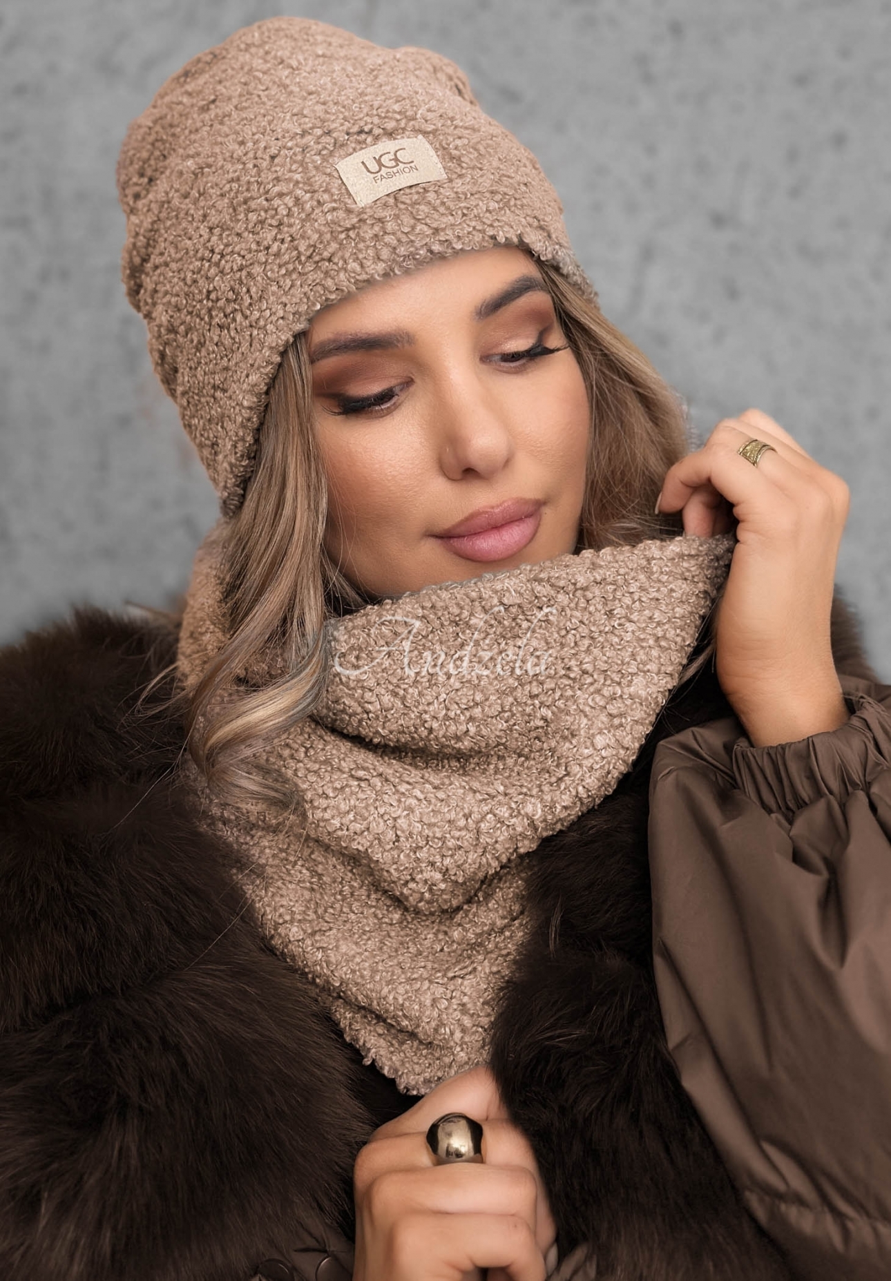 Set Mütze und Schlauchschal mit Lammfellimitat Winter Lady Beige