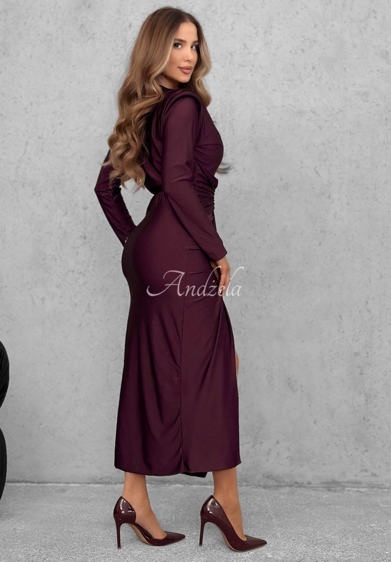 Ein elegantes Maxikleid mit Raffungen und Viskose So Elegant Beerenfarben