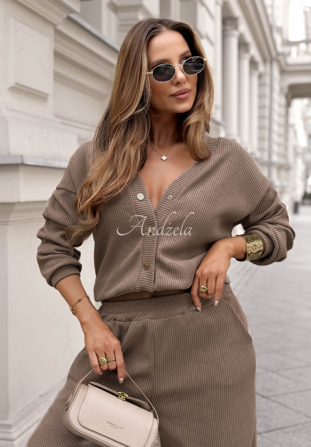 Cord-Set Sweatshirt und Hose wide leg aus Baumwolle Simple Escape Mokkafarben