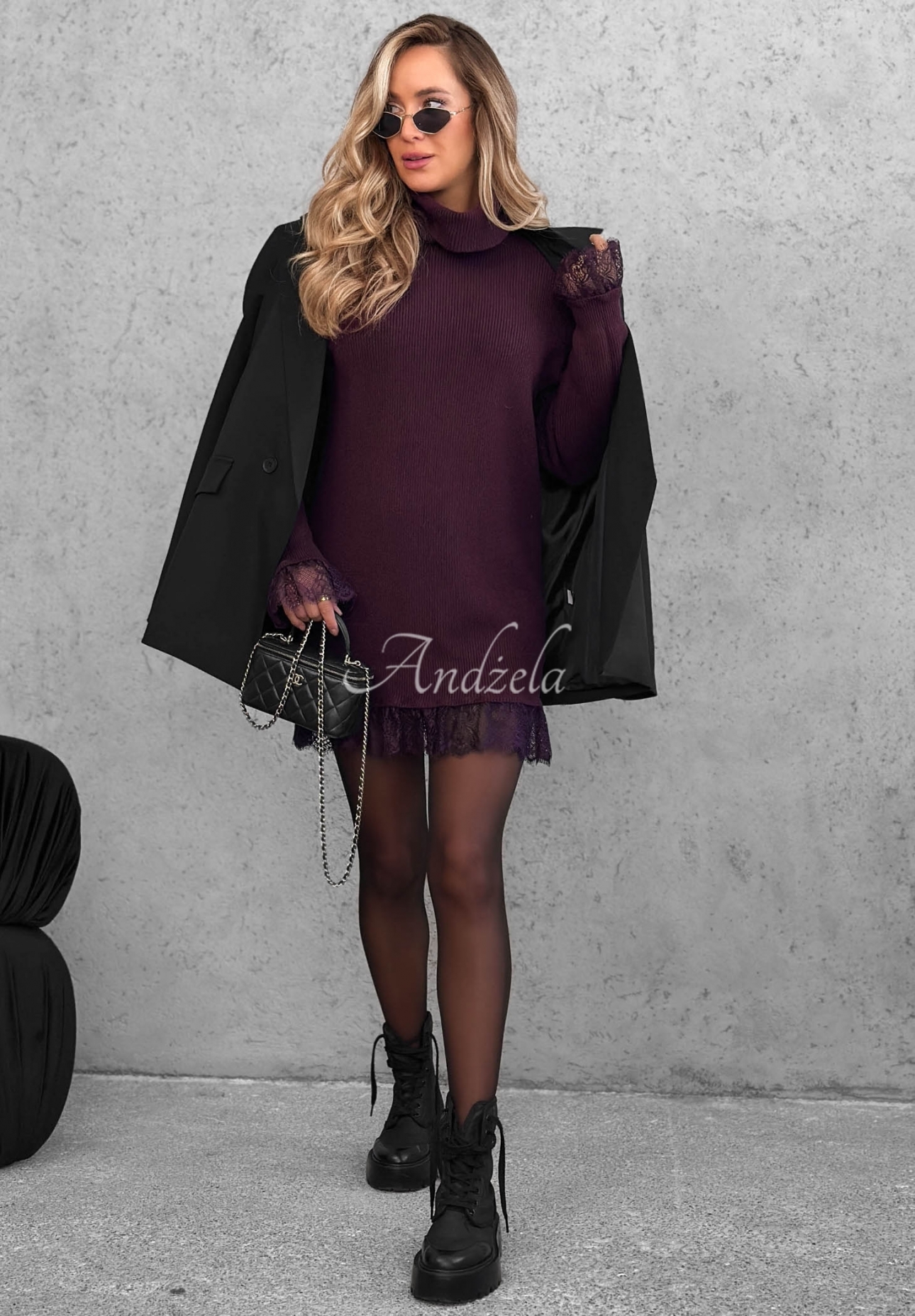 Strickkleid aus Viskose mit Rollkragen und Spitze Autumn Spell Beerenfarben