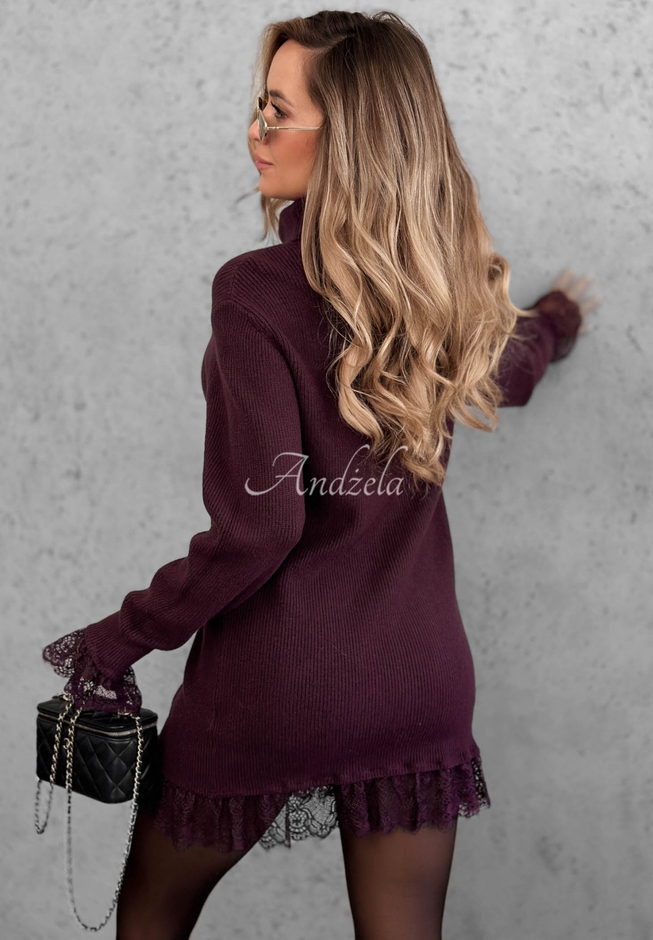 Strickkleid aus Viskose mit Rollkragen und Spitze Autumn Spell Beerenfarben