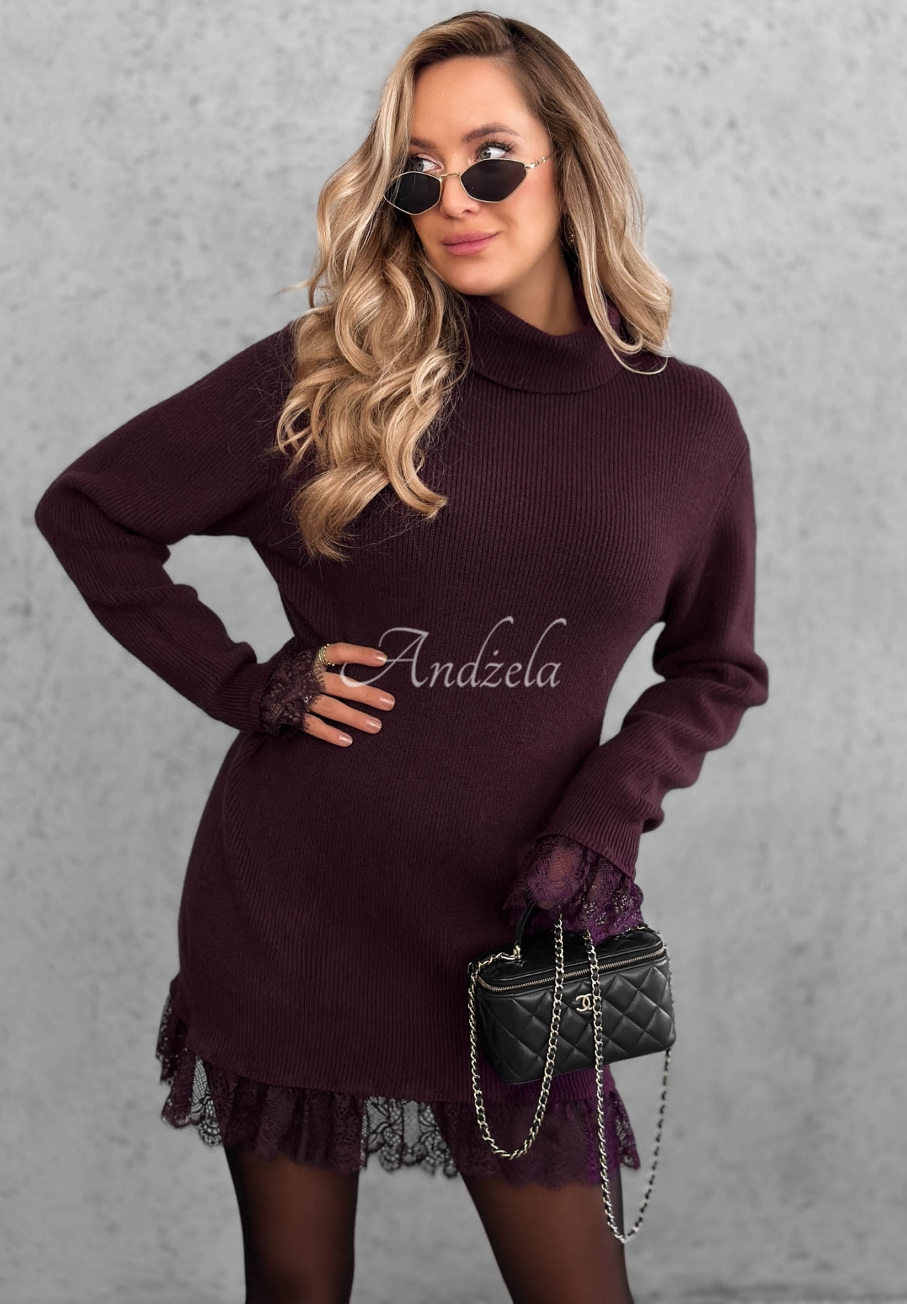Strickkleid aus Viskose mit Rollkragen und Spitze Autumn Spell Beerenfarben