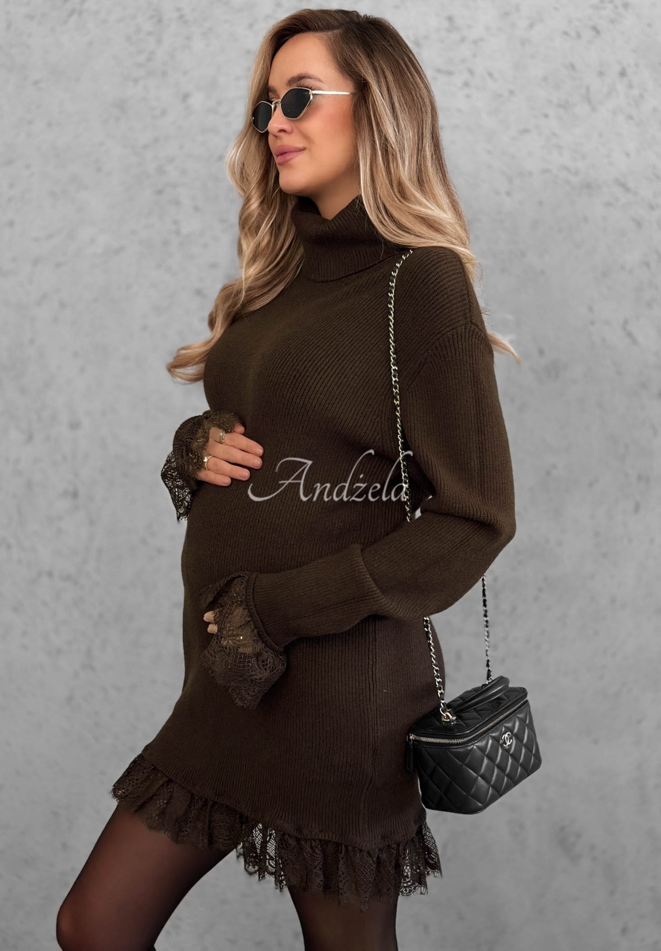 Strickkleid aus Viskose mit Rollkragen und Spitze Autumn Spell Schokoladenbraun