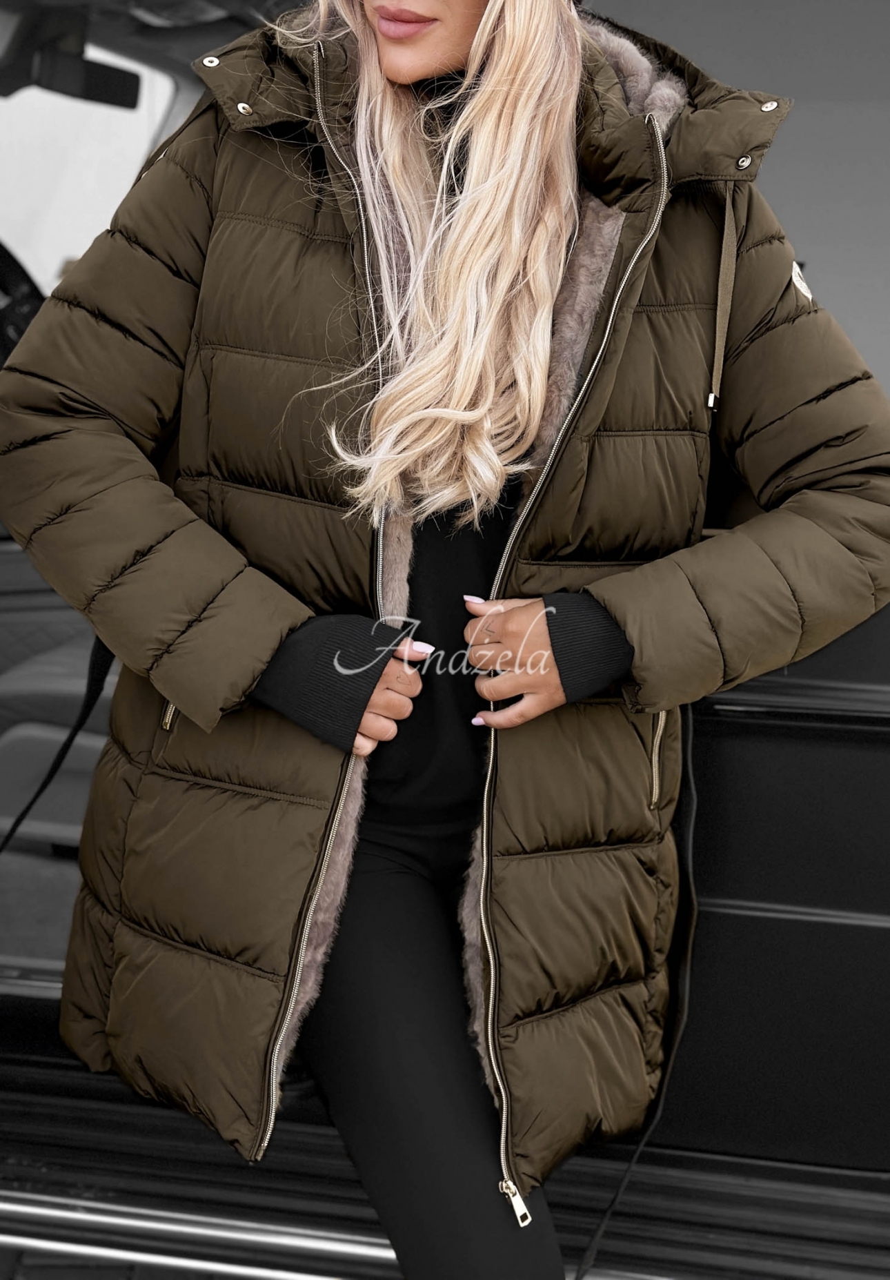 Lange, gesteppte Jacke mit Kapuze und Gürtel Cold Theory Khaki