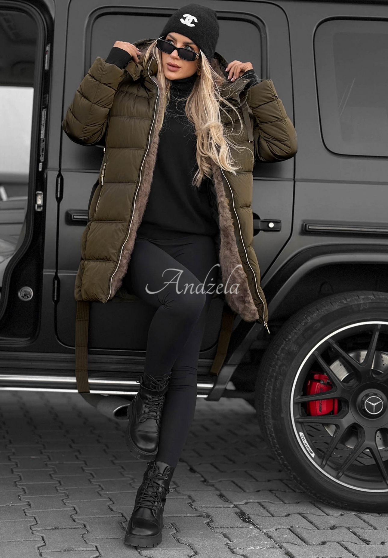 Lange, gesteppte Jacke mit Kapuze und Gürtel Cold Theory Khaki