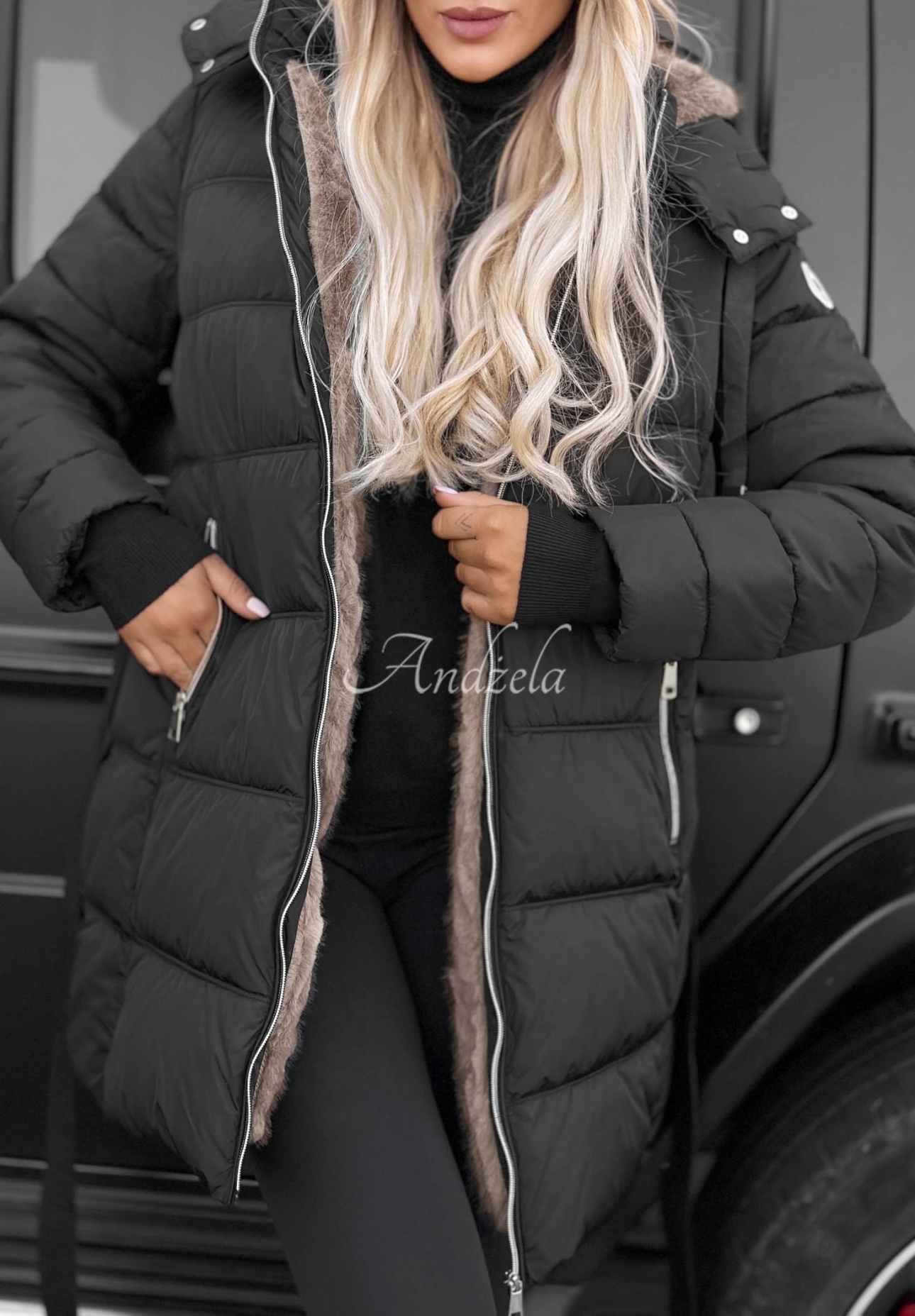 Lange, gesteppte Jacke mit Kapuze und Gürtel Cold Theory Schwarz