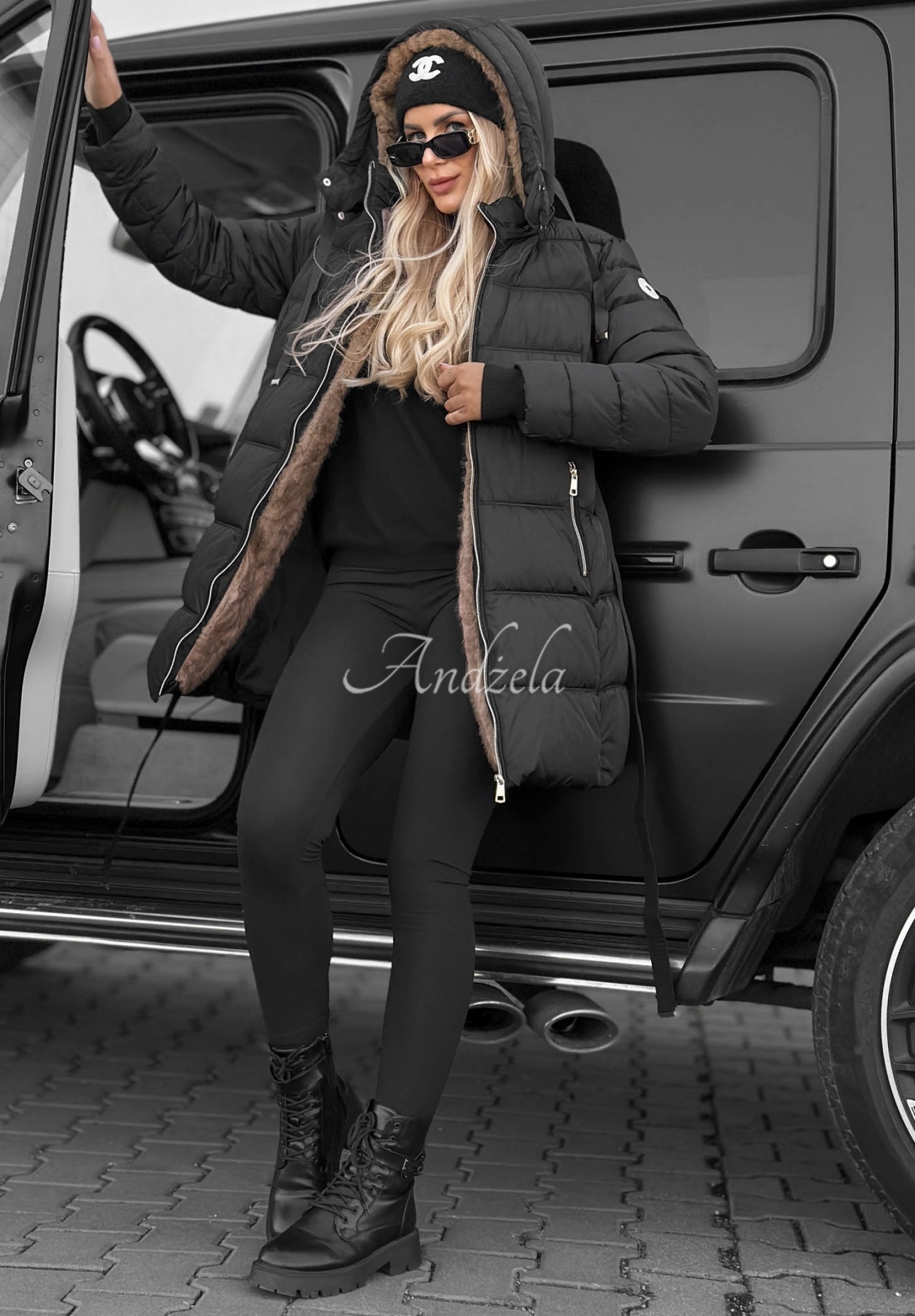 Lange, gesteppte Jacke mit Kapuze und Gürtel Cold Theory Schwarz