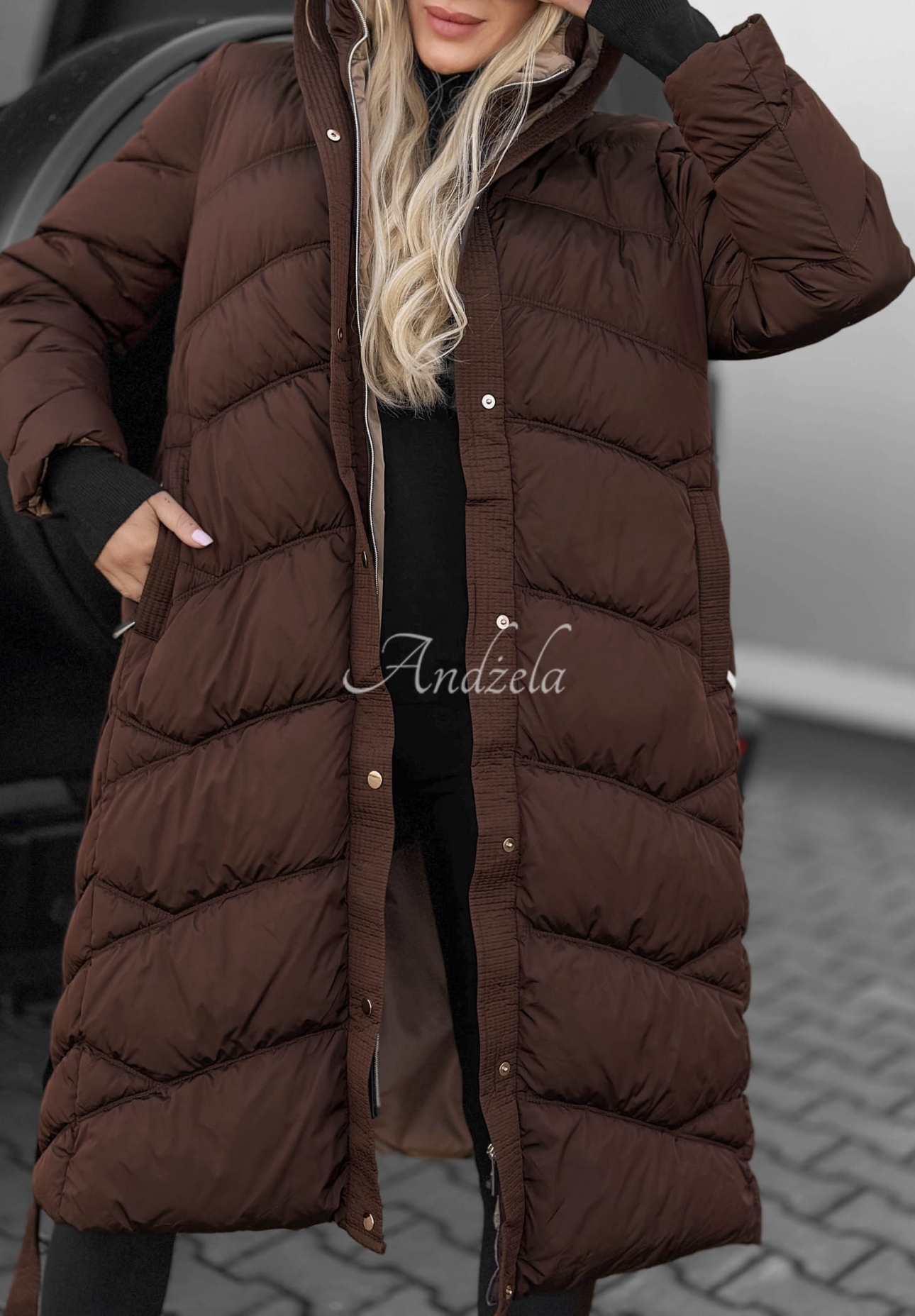 Lange, gesteppte Jacke mit Kapuze und Kragen Frost Angel Schokoladenbraun