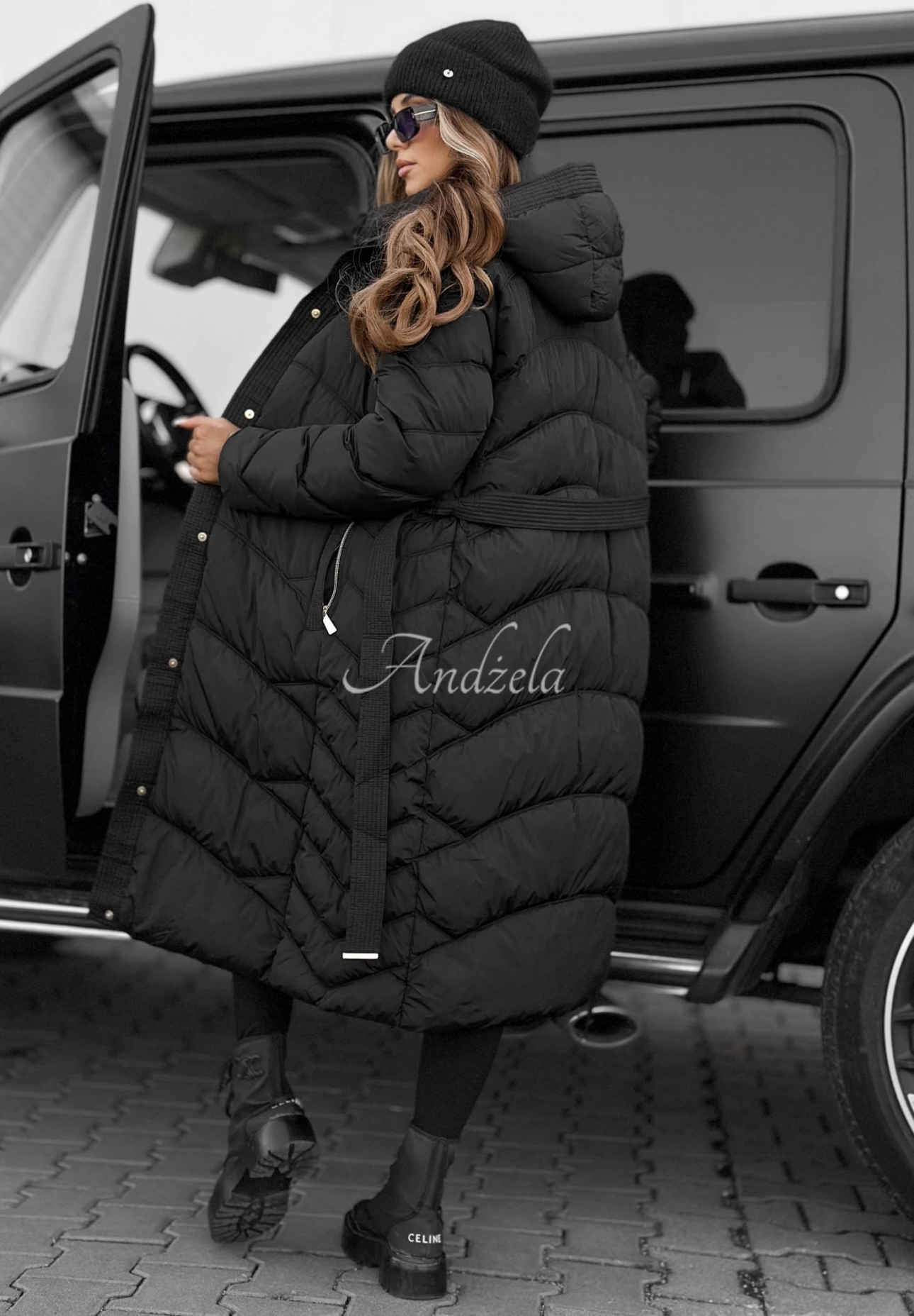 Lange, gesteppte Jacke mit Kapuze und Kragen Frost Angel Schwarz