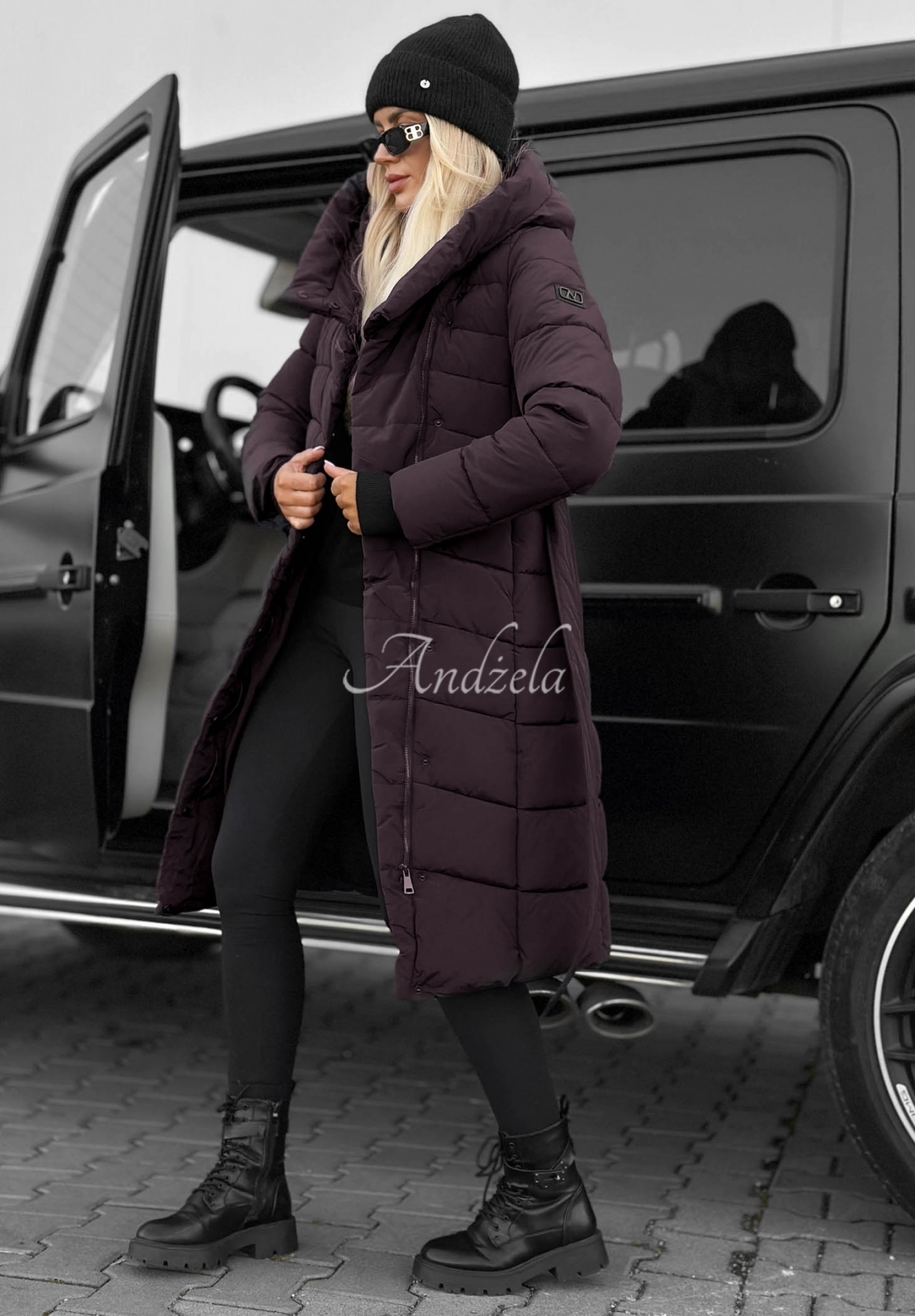 Lange, gesteppte Jacke mit Kapuze und Gürtel Snow Empress Beerenfarben