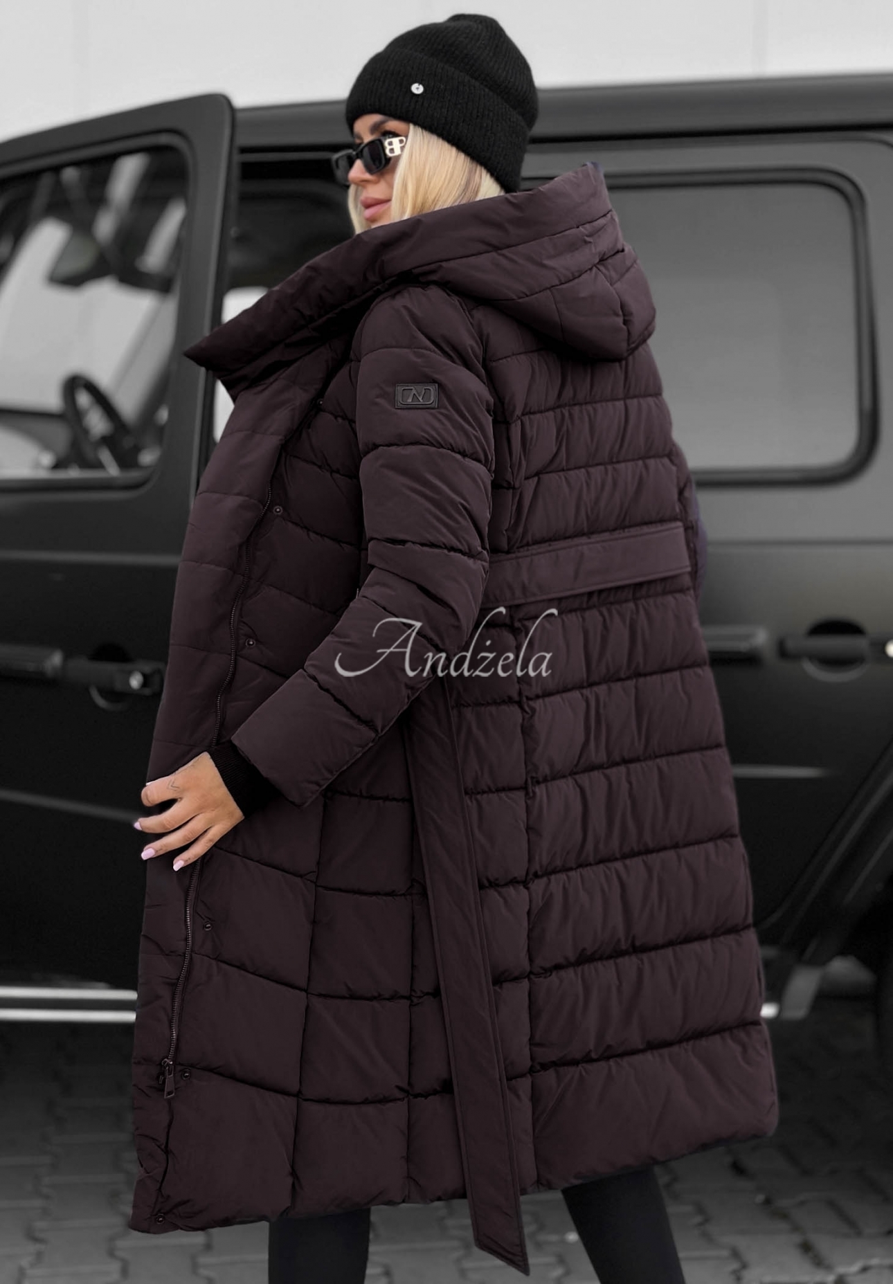Lange, gesteppte Jacke mit Kapuze und Gürtel Snow Empress Beerenfarben