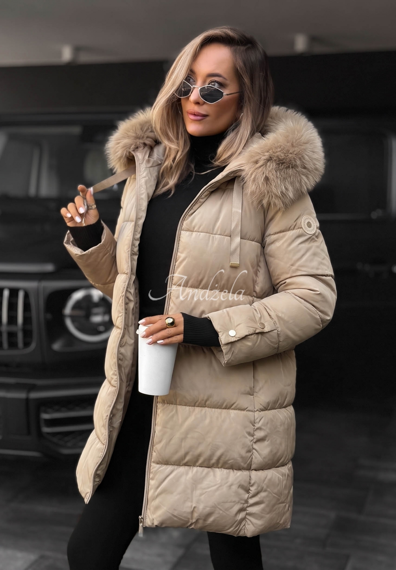 Lange, gesteppte Jacke mit Fellimitat Winter Sunday Beige